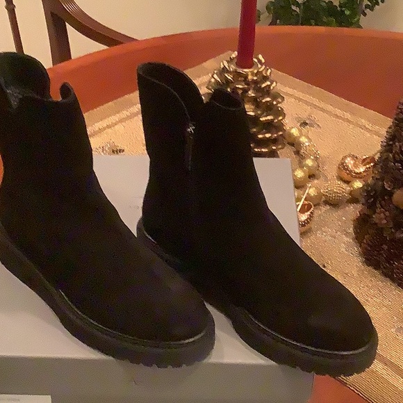 Aquatalia Madelyn suede booties. - Picture 2 of 4